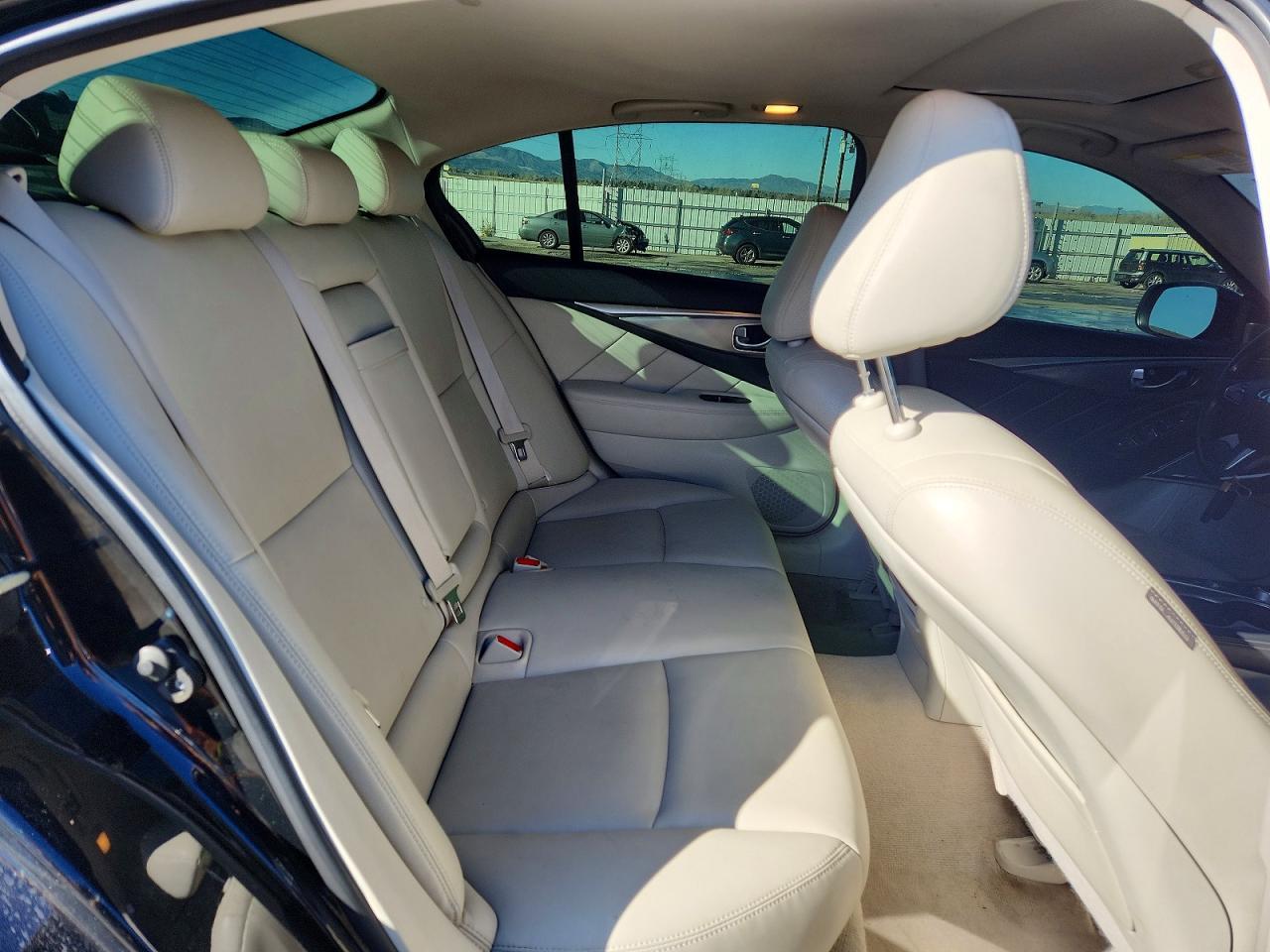 2017 Infiniti Q50 Premium - zdjęcie 10