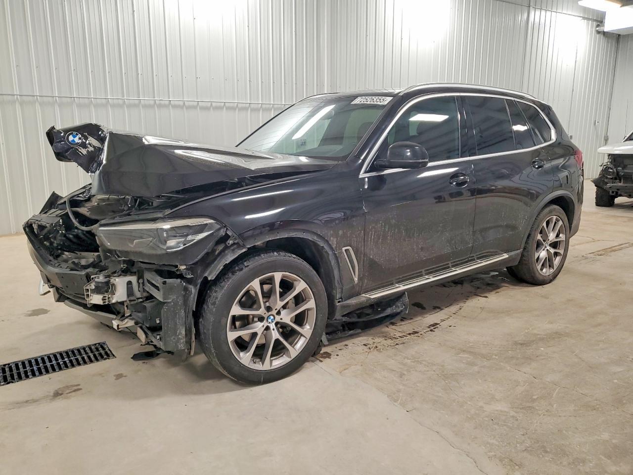 2023 BMW X5 xDrive40I - zdjęcie główne