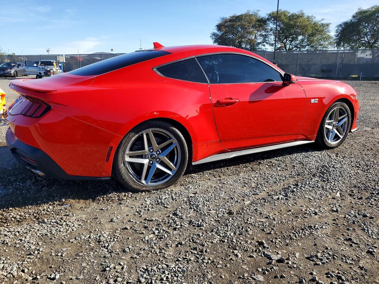 2024 Ford Mustang Gt - zdjęcie 3