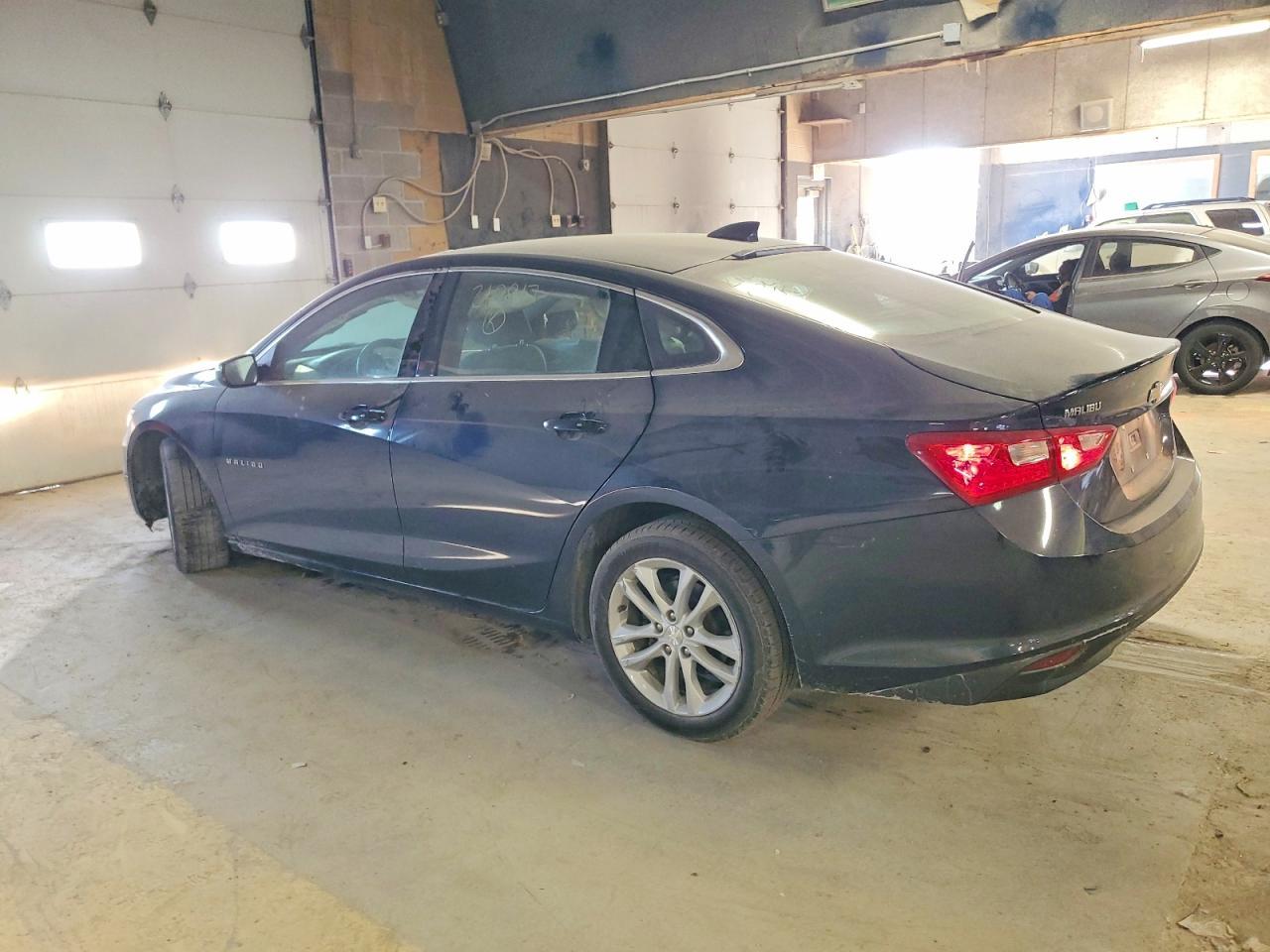 2017 Chevrolet Malibu Lt - zdjęcie 2