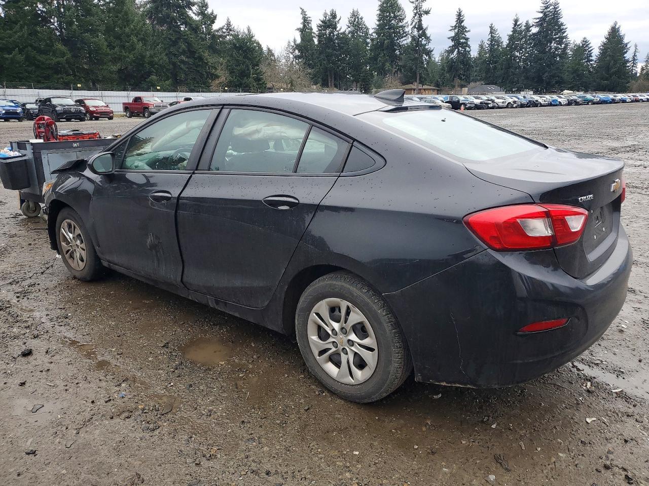 2019 Chevrolet Cruze Ls - zdjęcie 2