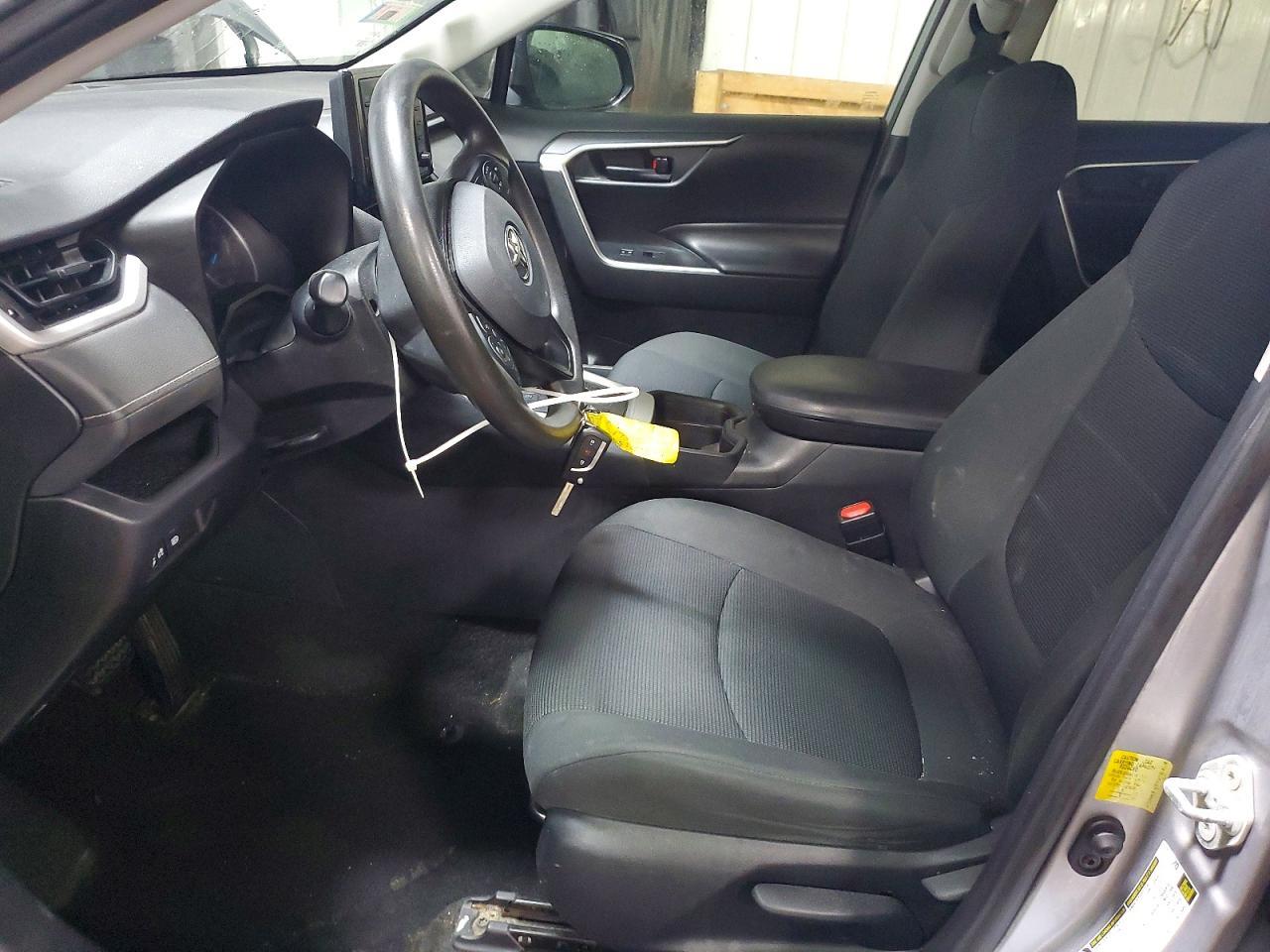 2019 Toyota Rav4 Hybrid Le - zdjęcie 7