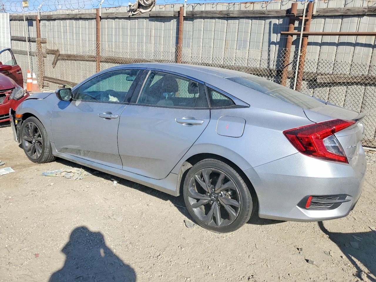 2021 Honda Civic Sport - zdjęcie 2