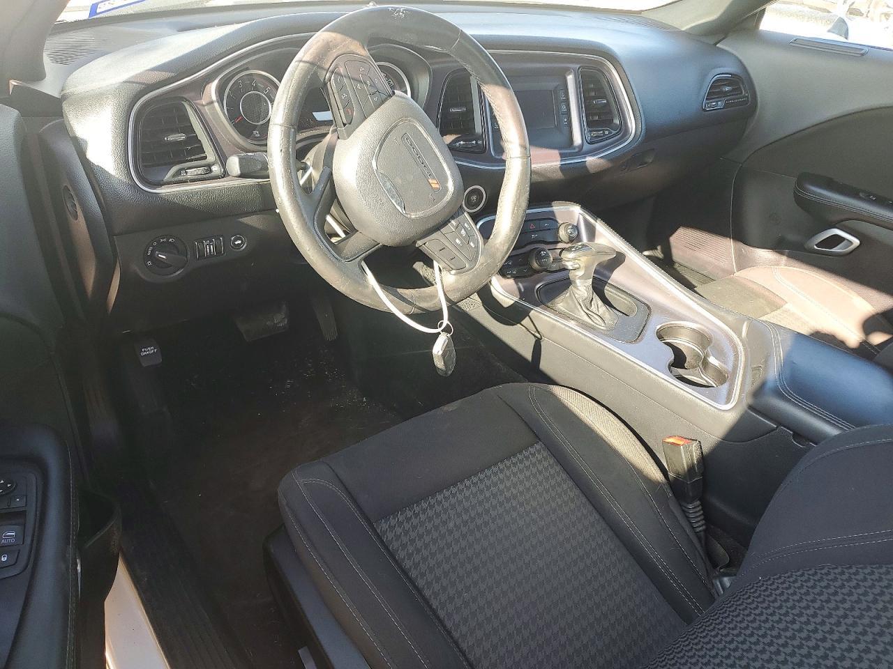 2015 Dodge Challenger Sxt - zdjęcie 8