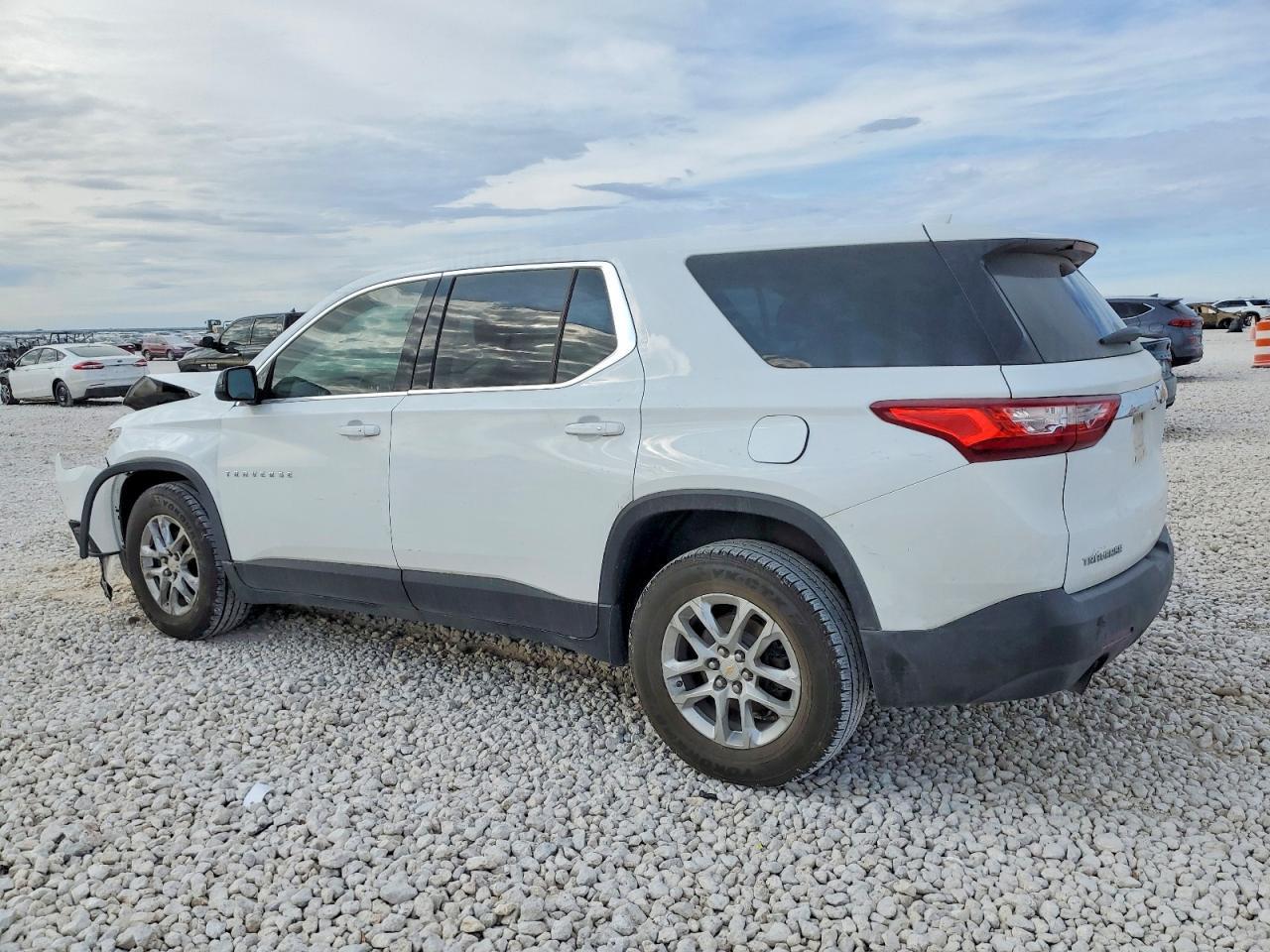 2019 Chevrolet Traverse Ls - zdjęcie 2