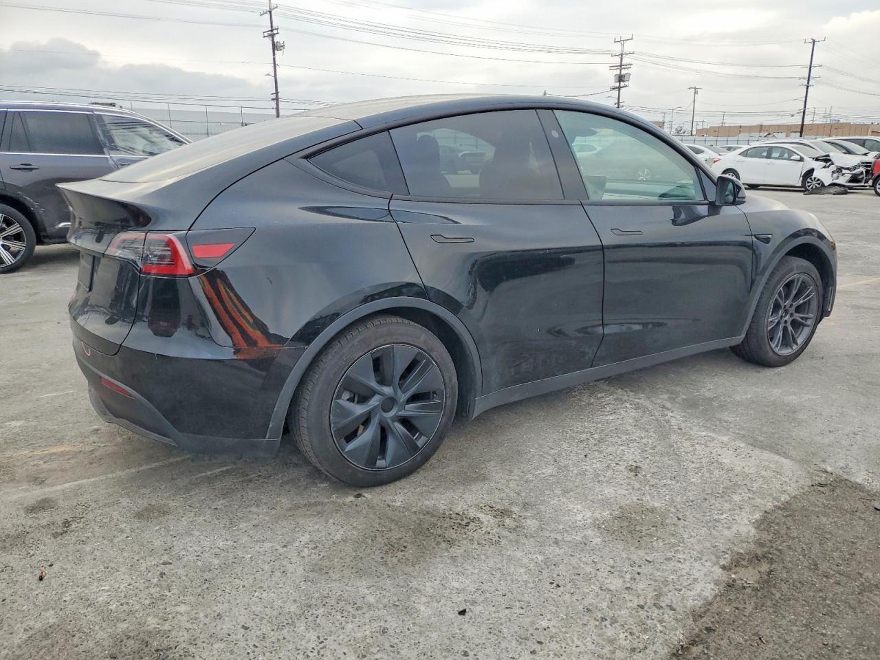 2024 Tesla Model Y - zdjęcie 3