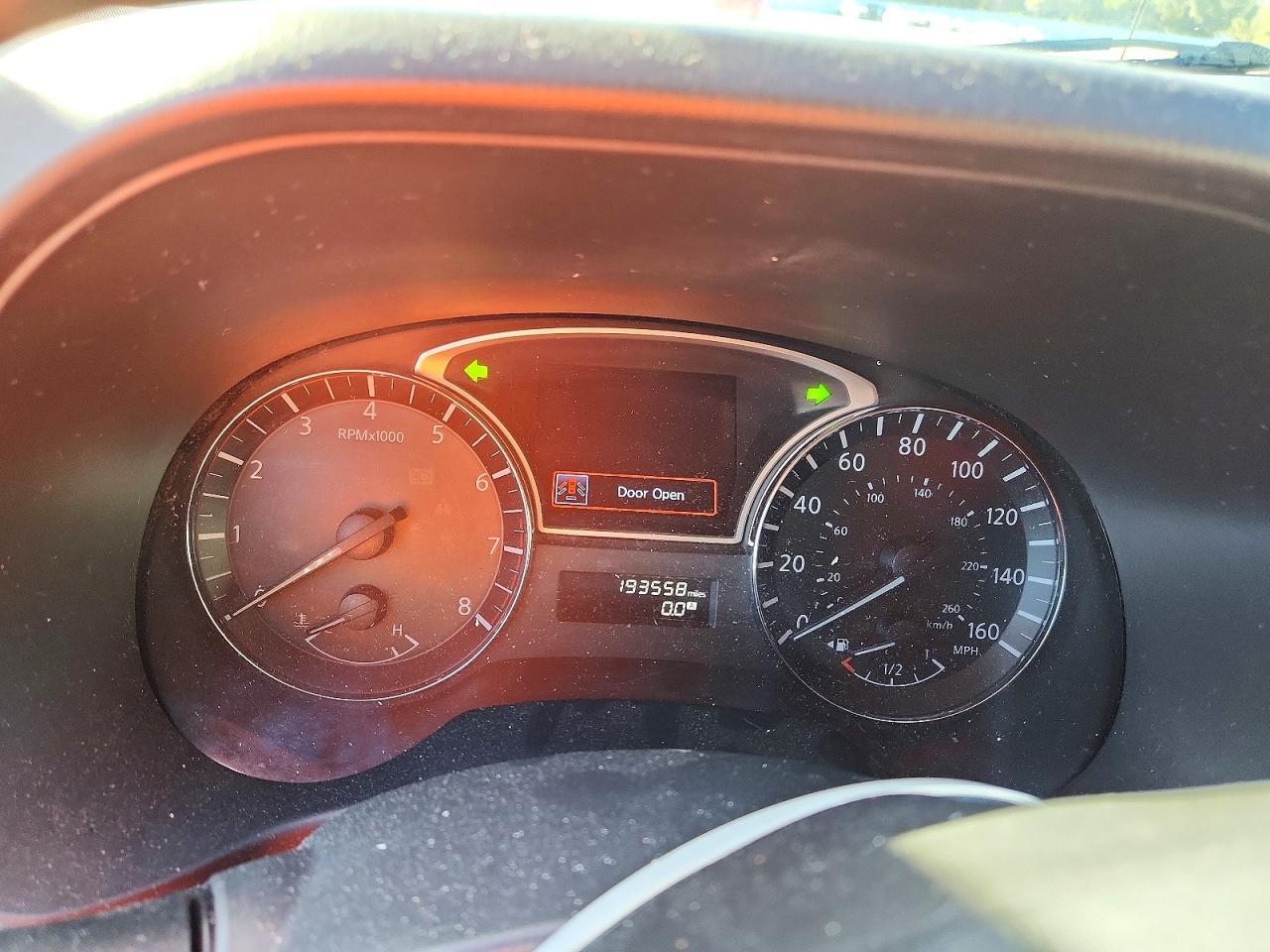 2014 Nissan Pathfinder S - zdjęcie 9