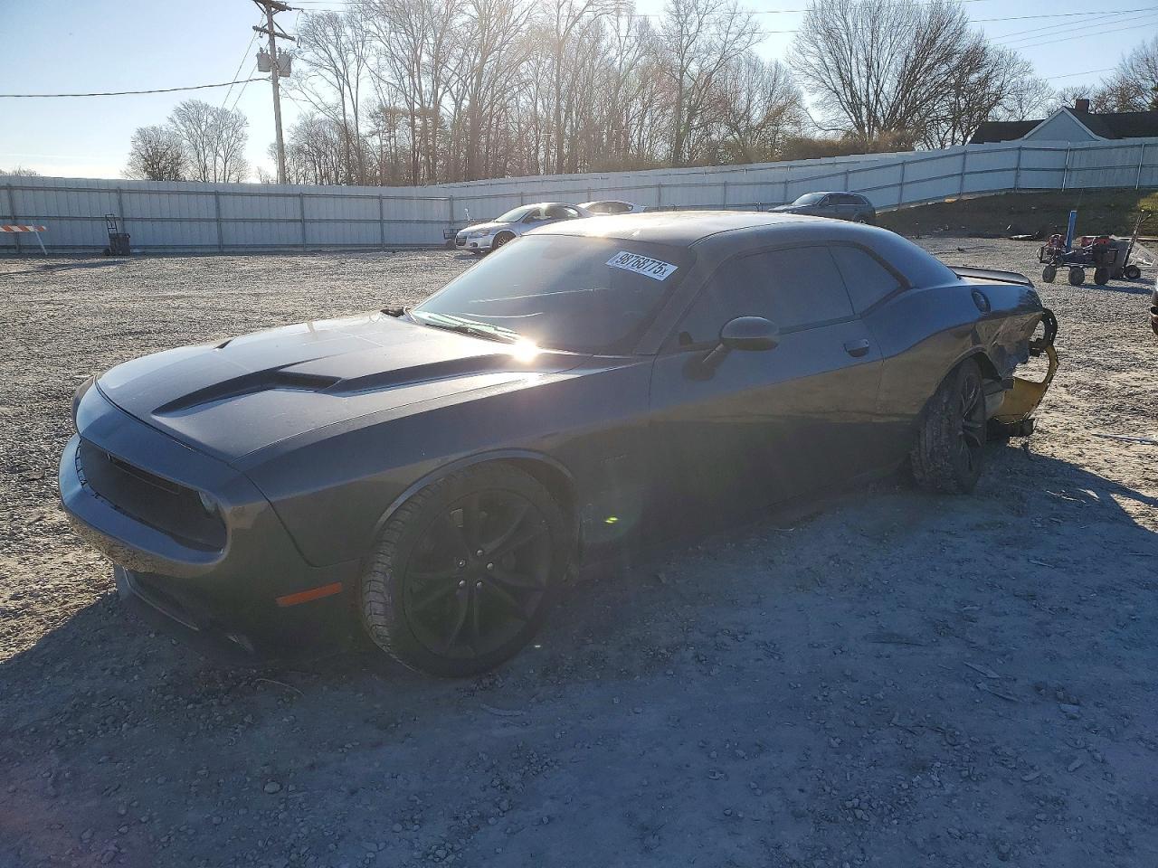2016 Dodge Challenger R/T - zdjęcie główne