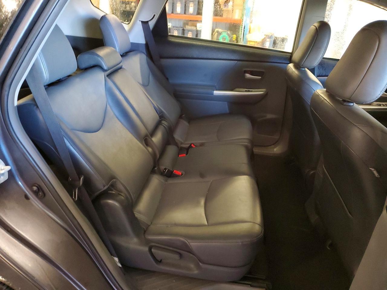 2013 Toyota Prius V - zdjęcie 10