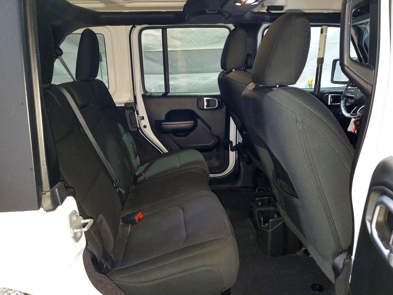 2020 Jeep Wrangler Unlimited Sport - zdjęcie 10