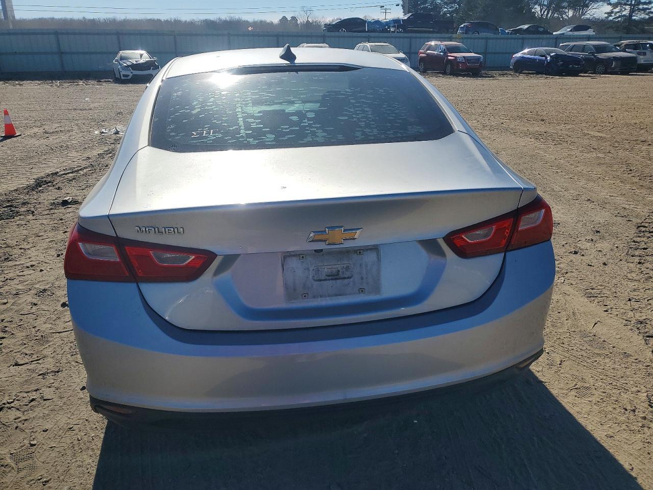 2018 Chevrolet Malibu Ls - zdjęcie 6