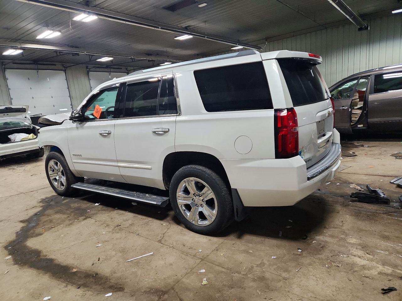 2017 Chevrolet Tahoe K1500 Premier - zdjęcie 2