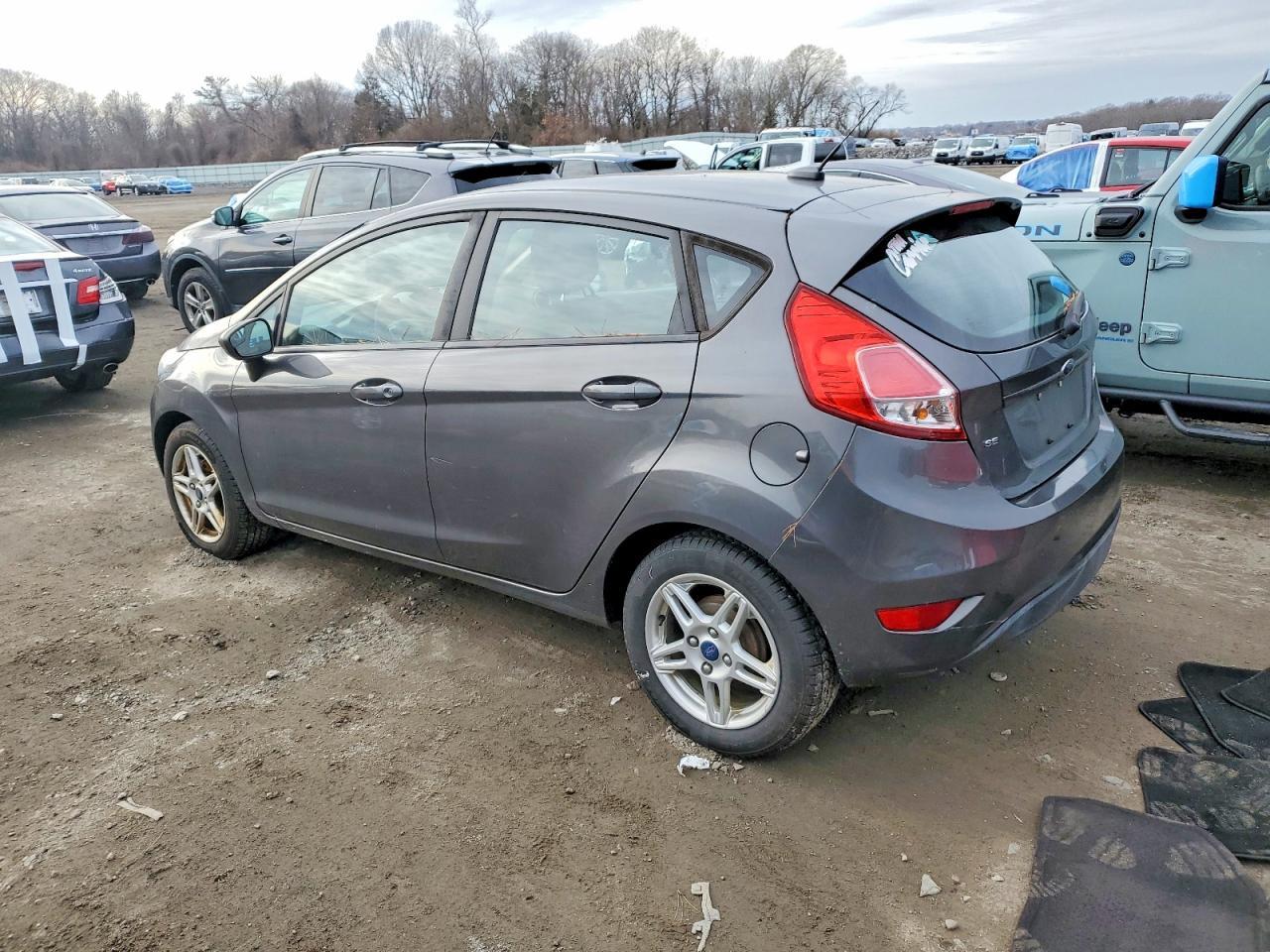 2017 Ford Fiesta Se - zdjęcie 2