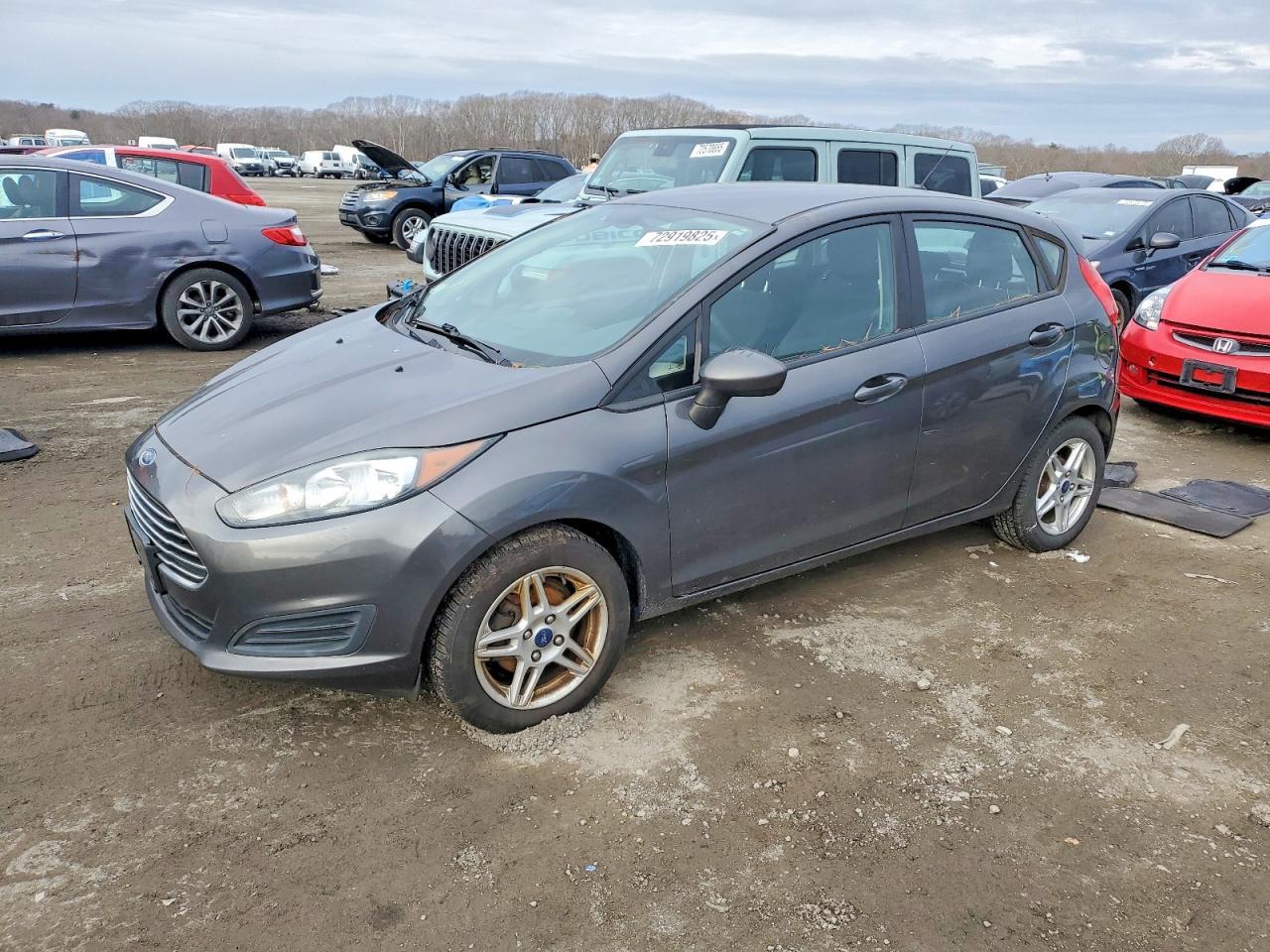 2017 Ford Fiesta Se - zdjęcie główne