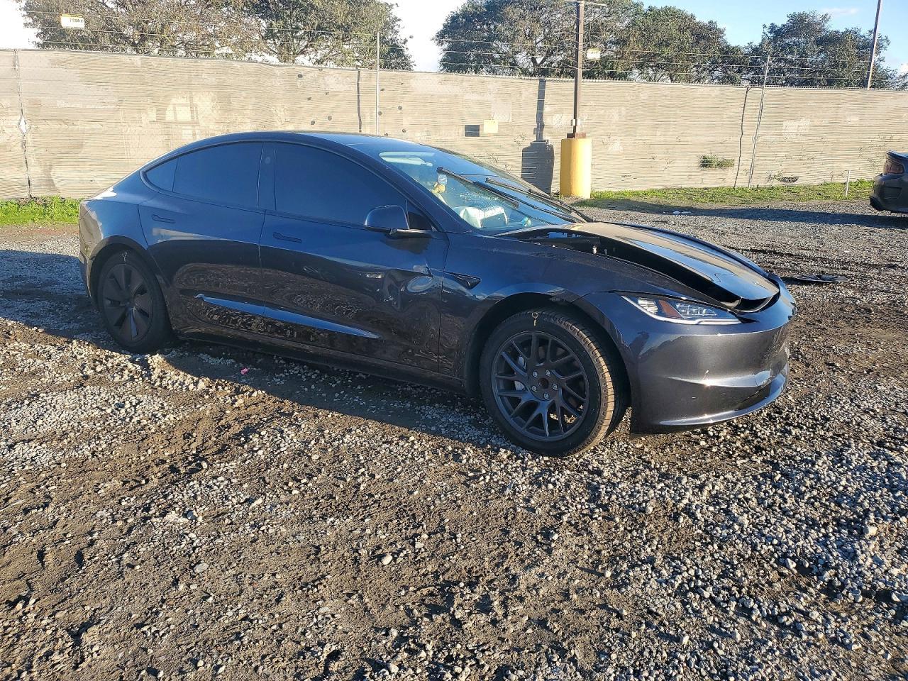 2024 Tesla Model 3 - zdjęcie 4