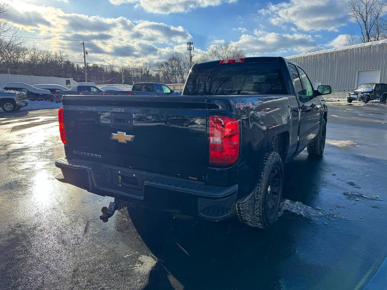 2017 Chevrolet Silverado K1500 Custom - zdjęcie 3