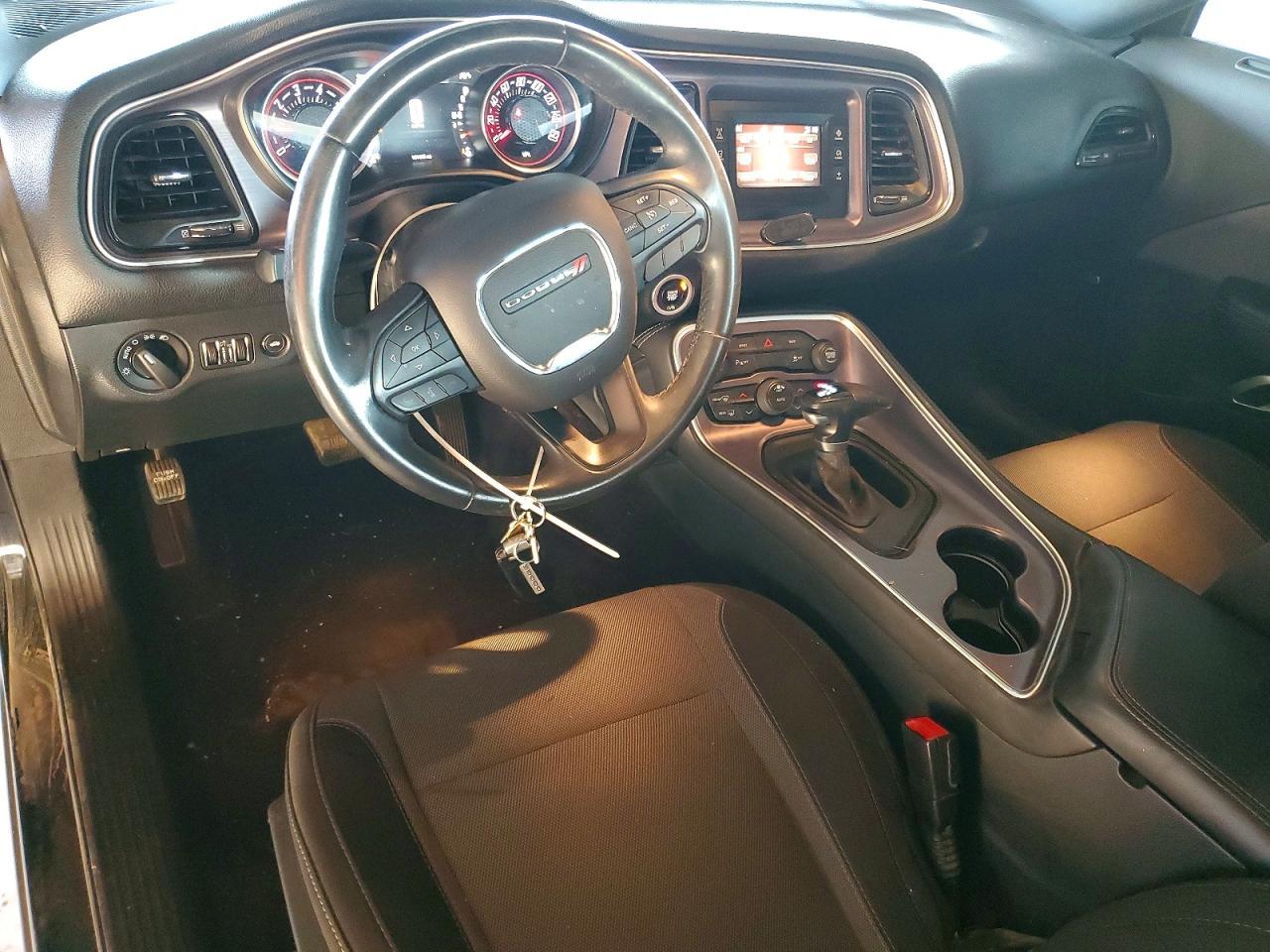 2016 Dodge Challenger Sxt - zdjęcie 8