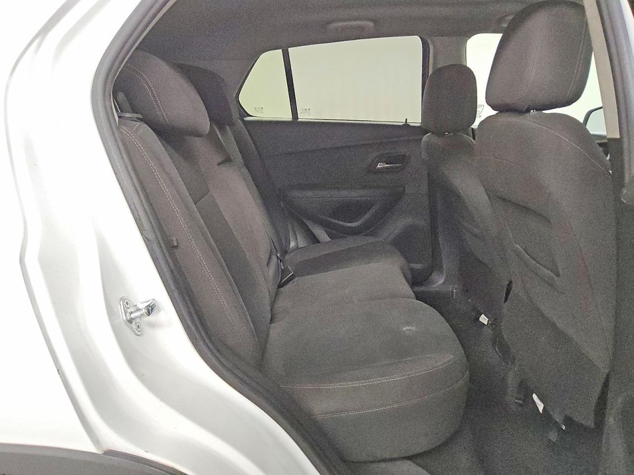 2022 Chevrolet Trax Ls - zdjęcie 11