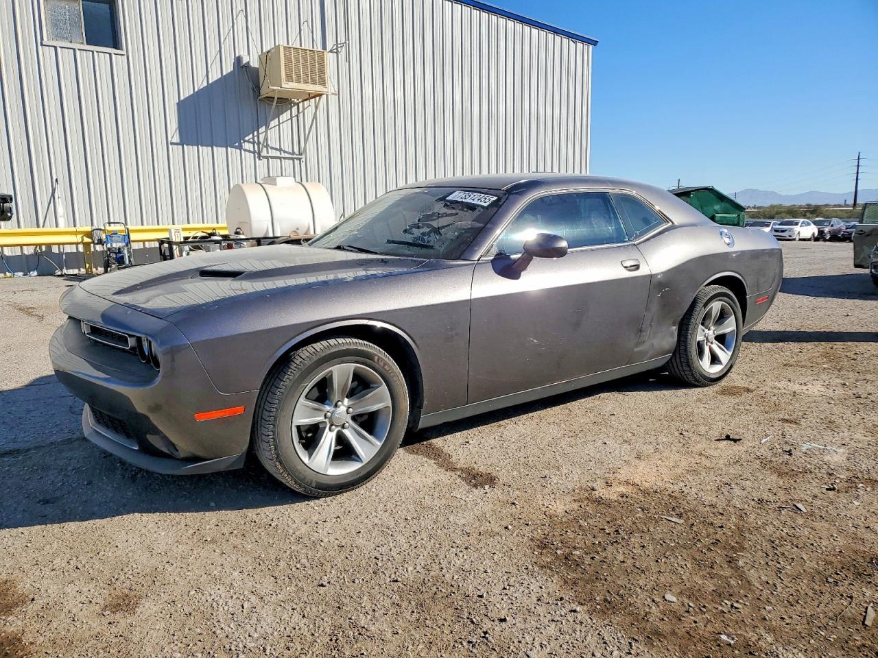 2015 Dodge Challenger Sxt - zdjęcie główne