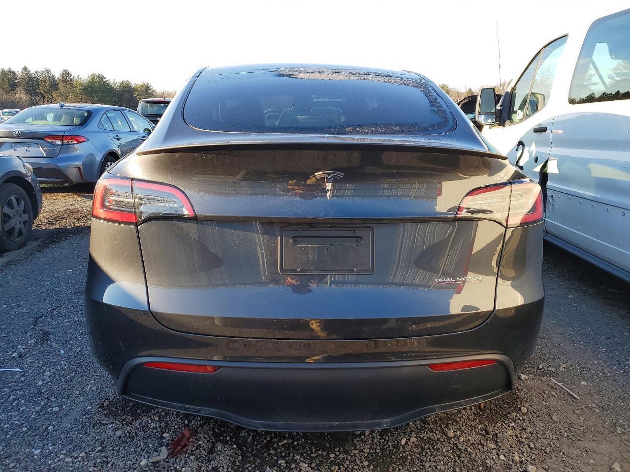 2024 Tesla Model Y - zdjęcie 6
