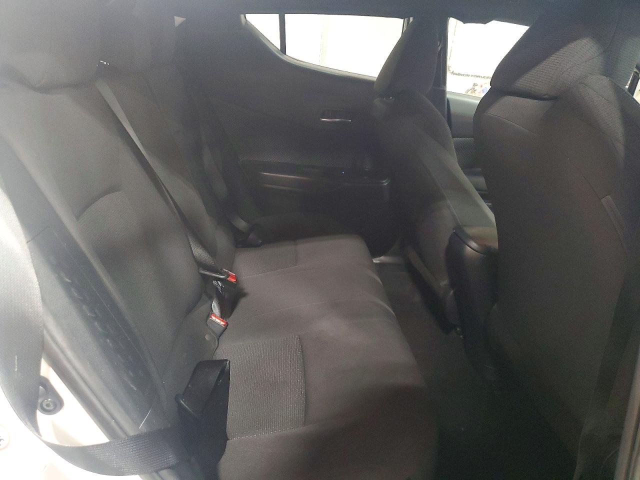 2019 Toyota C-Hr Le - zdjęcie 10