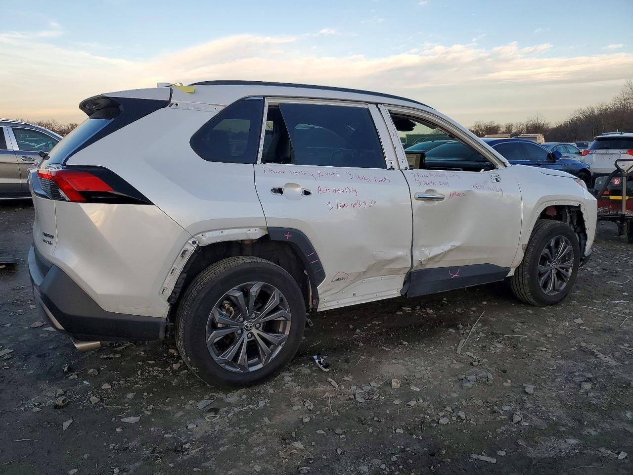 2024 Toyota Rav4 Limited - zdjęcie 3