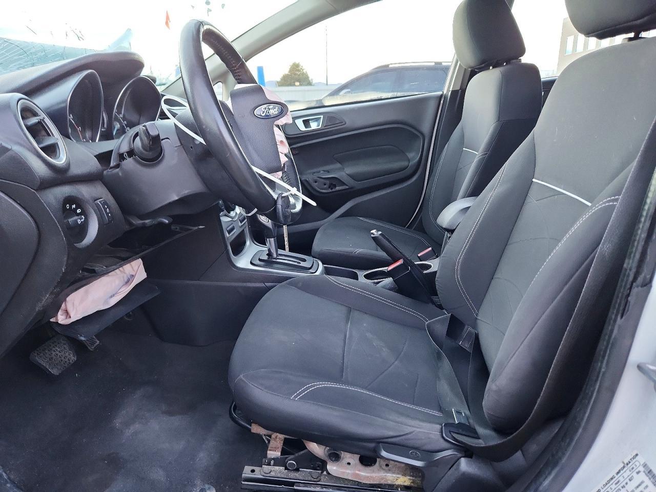 2014 Ford Fiesta Se - zdjęcie 7