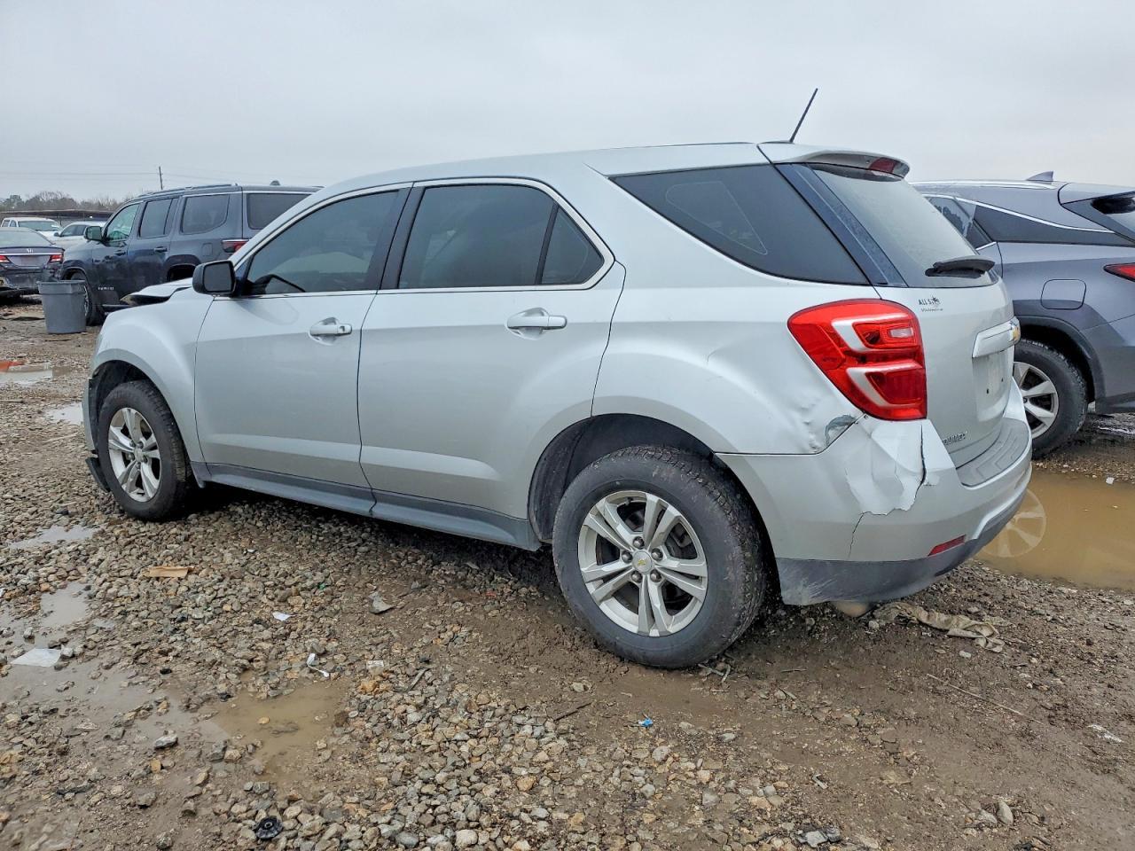 2017 Chevrolet Equinox Ls - zdjęcie 2