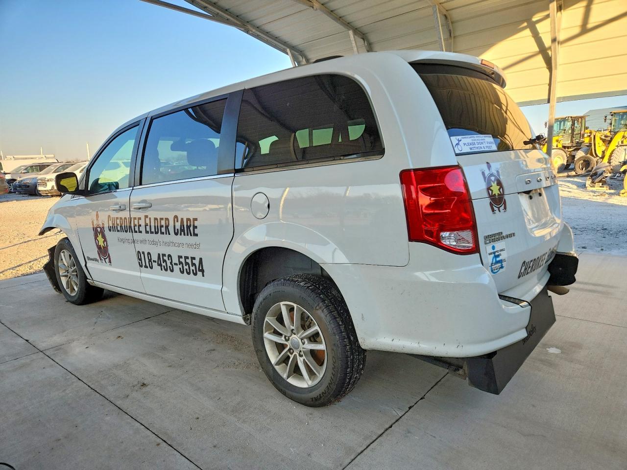 2019 Dodge Grand Caravan Sxt - Wheelchair Van - zdjęcie 2