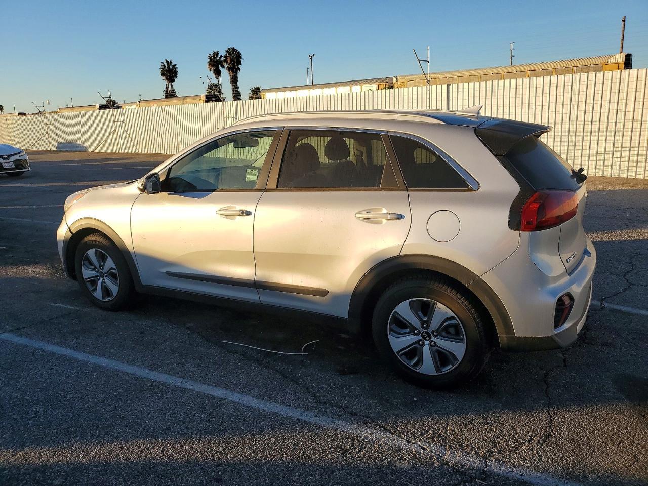 2020 Kia Niro Lx - zdjęcie 2