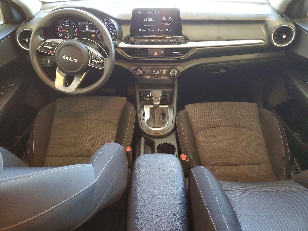 2022 Kia Forte Fe - zdjęcie 8