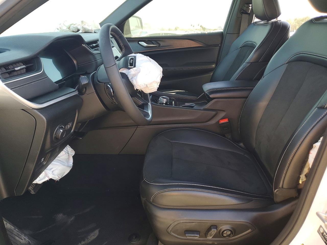2025 Jeep Grand Cherokee L Laredo - zdjęcie 7