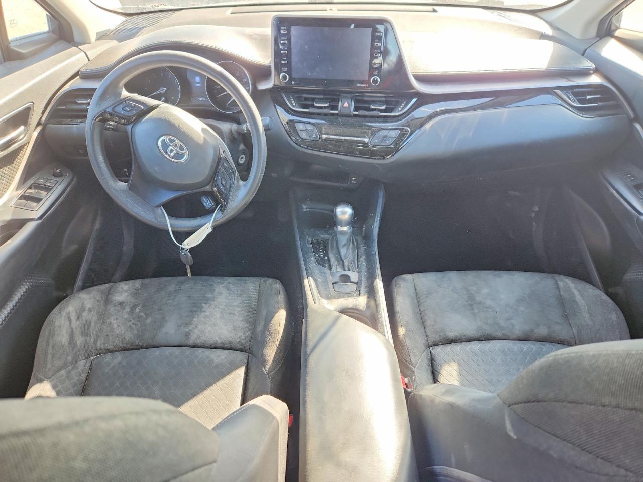 2021 Toyota C-Hr Le - zdjęcie 8