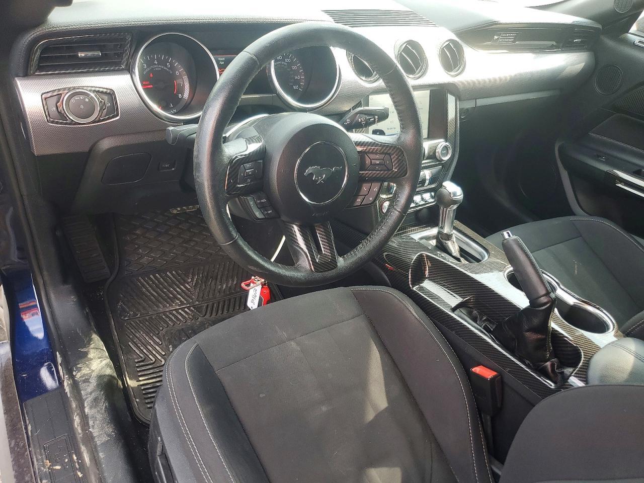 2020 Ford Mustang - zdjęcie 8