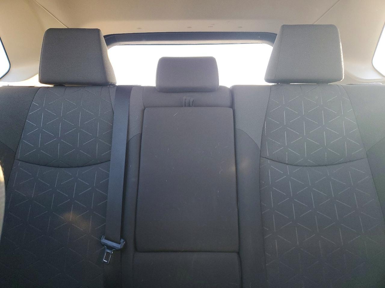 2021 Toyota Rav4 Xle - zdjęcie 10