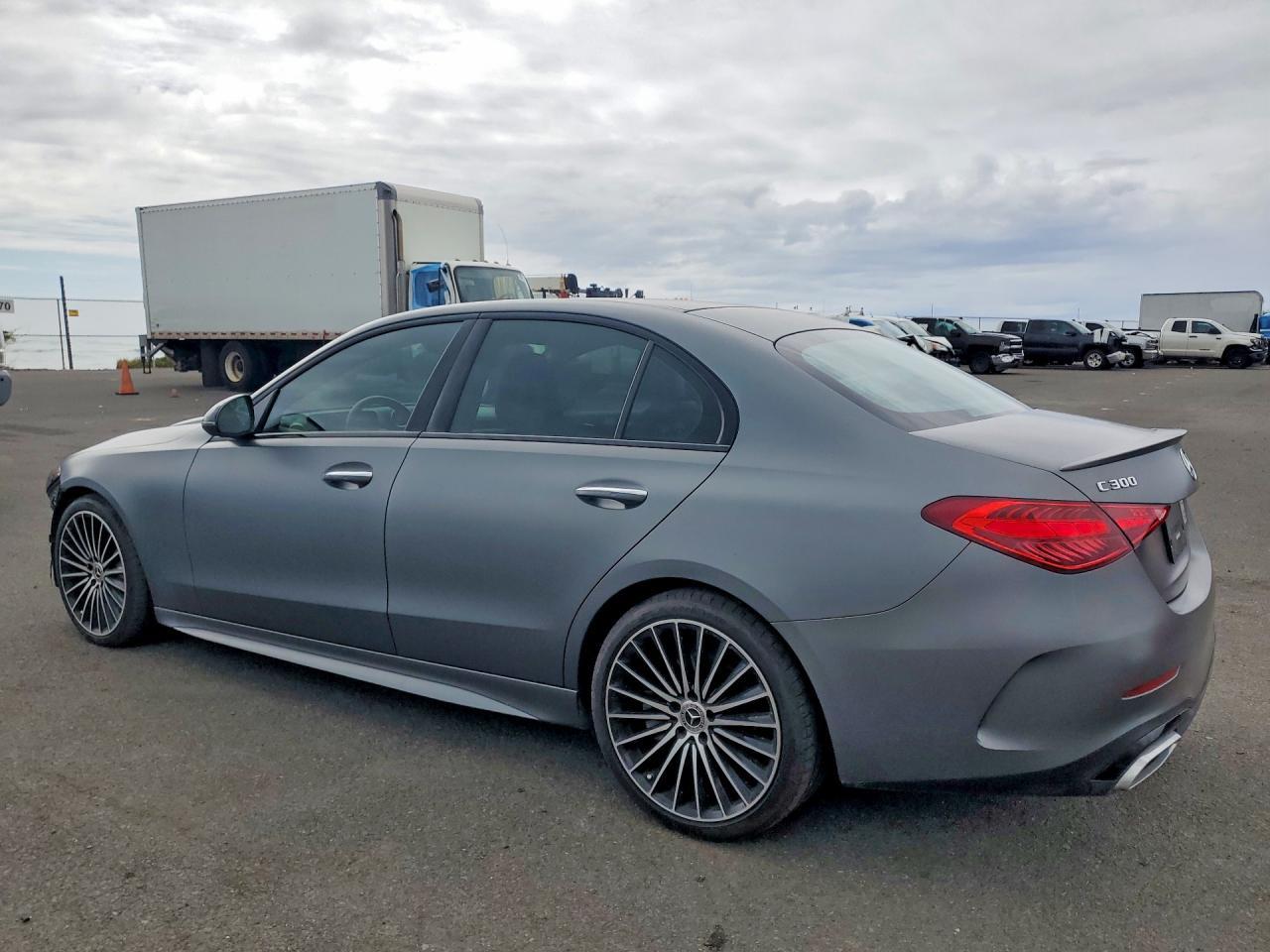 2022 Mercedes-Benz C 300 - zdjęcie 2