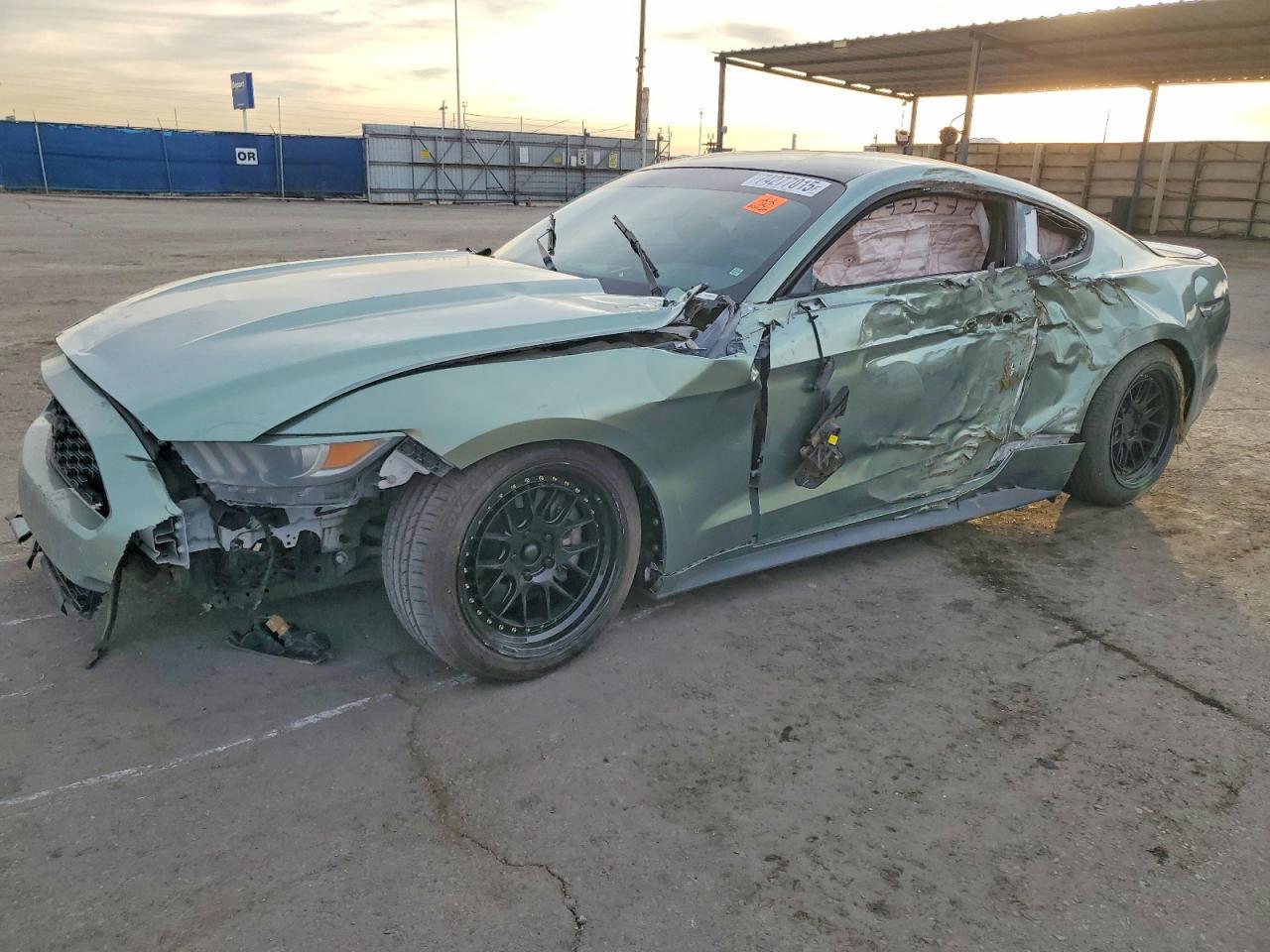 2015 Ford Mustang - zdjęcie główne