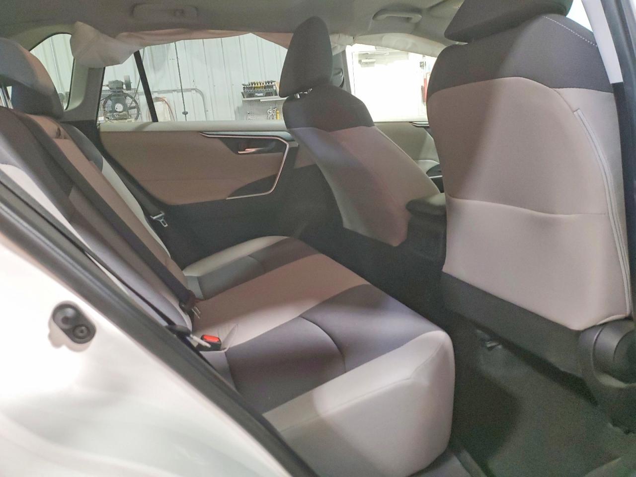 2020 Toyota Rav4 Xle - zdjęcie 11