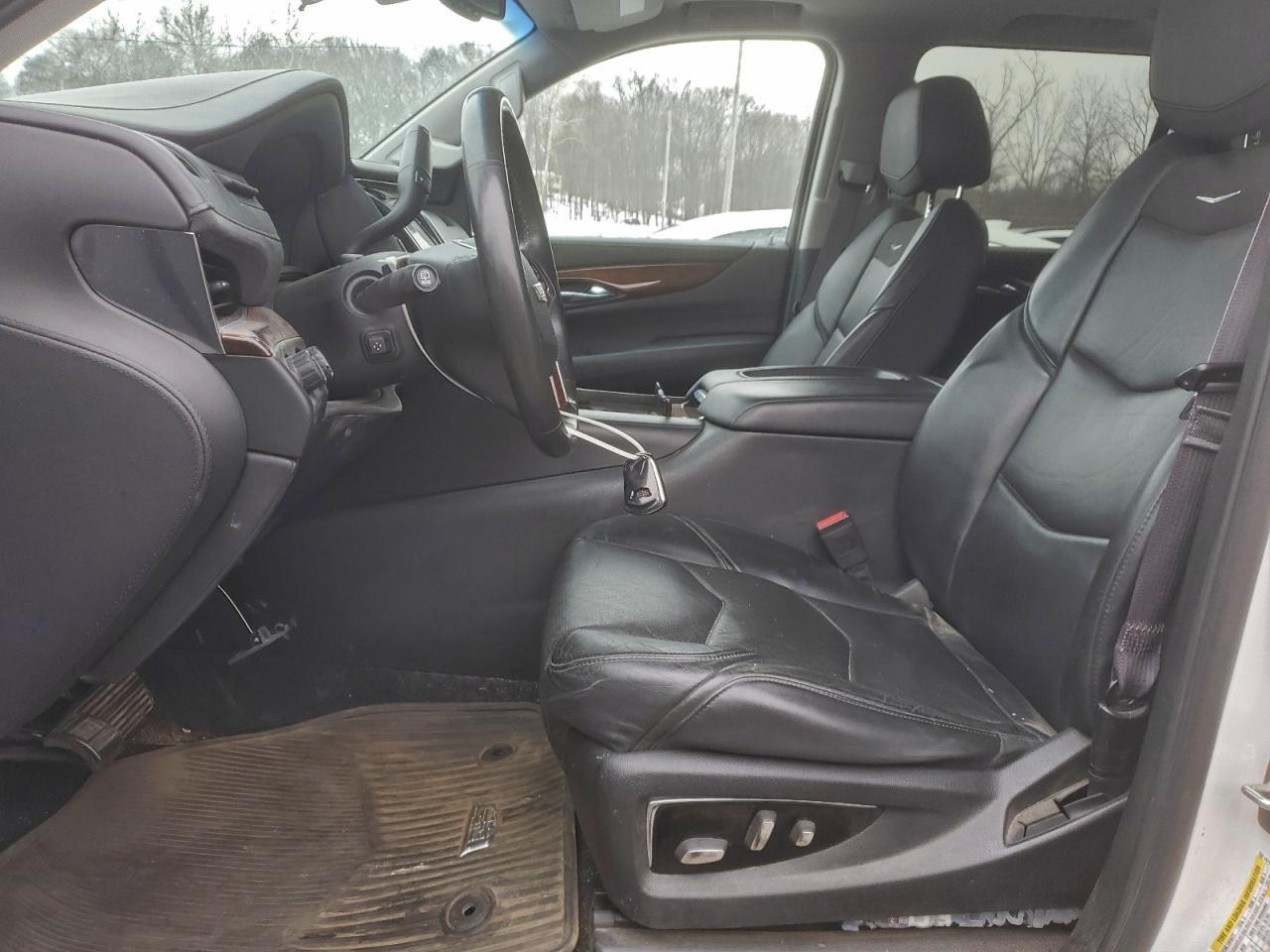 2016 Cadillac Escalade Luxury - zdjęcie 7