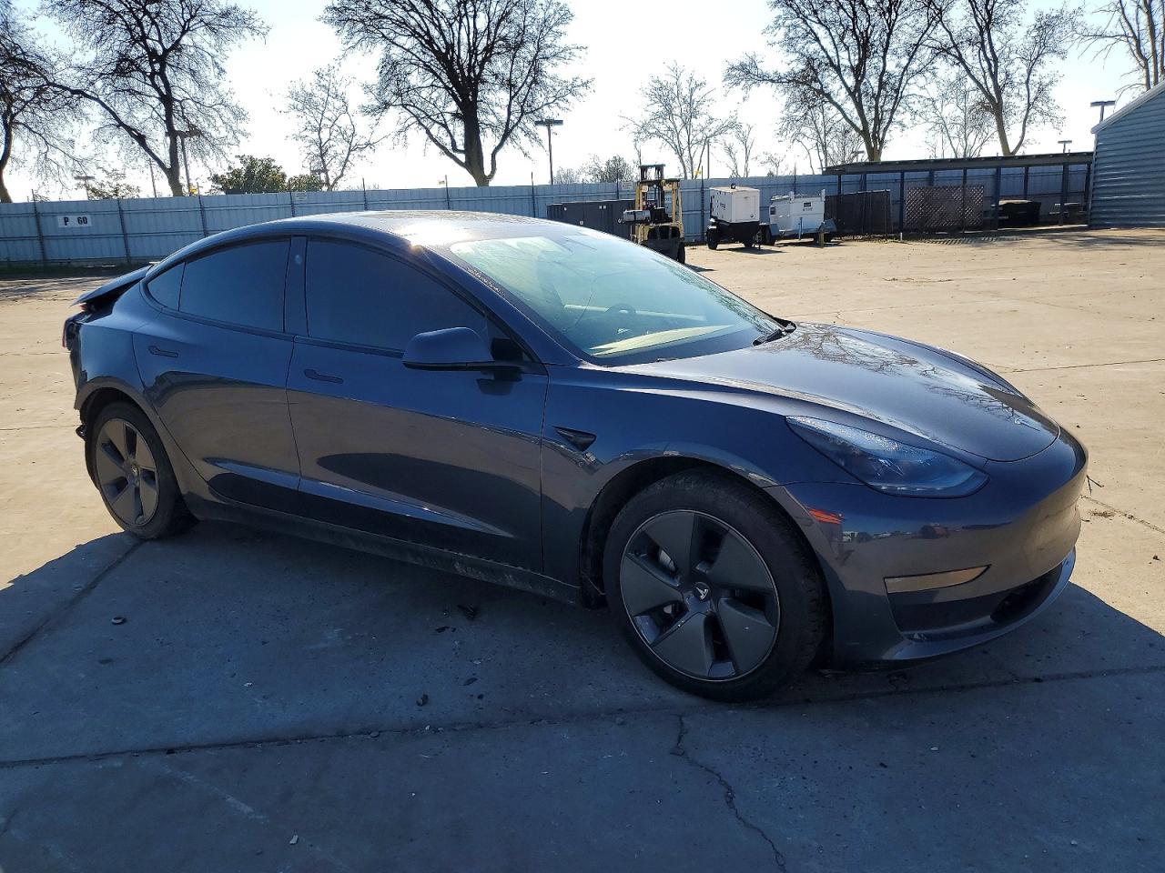 2023 Tesla Model 3 - zdjęcie 4