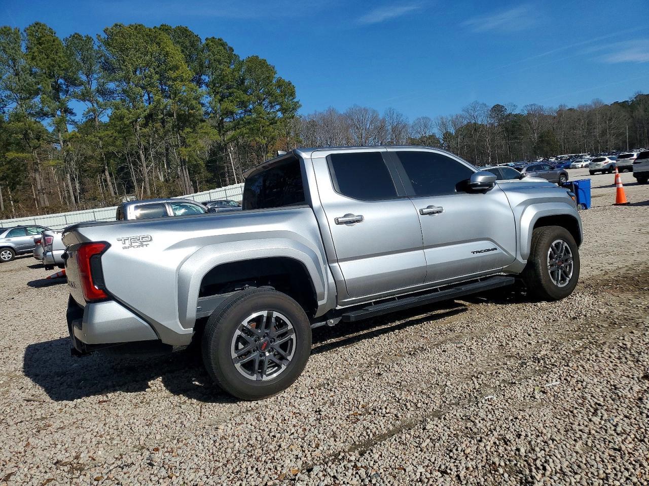 2024 Toyota Tacoma Double Cab - zdjęcie 3