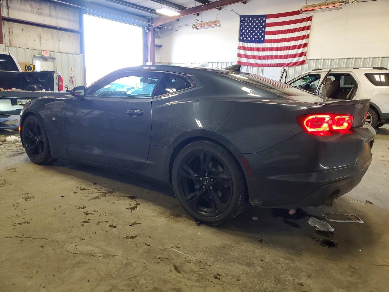 2021 Chevrolet Camaro Ls - zdjęcie 2