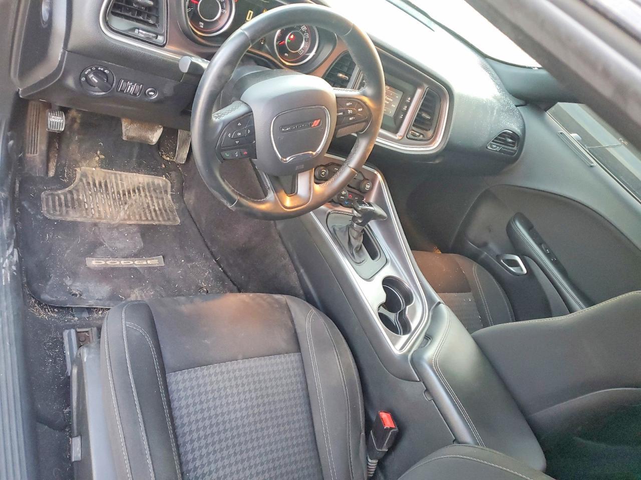 2016 Dodge Challenger Sxt - zdjęcie 8