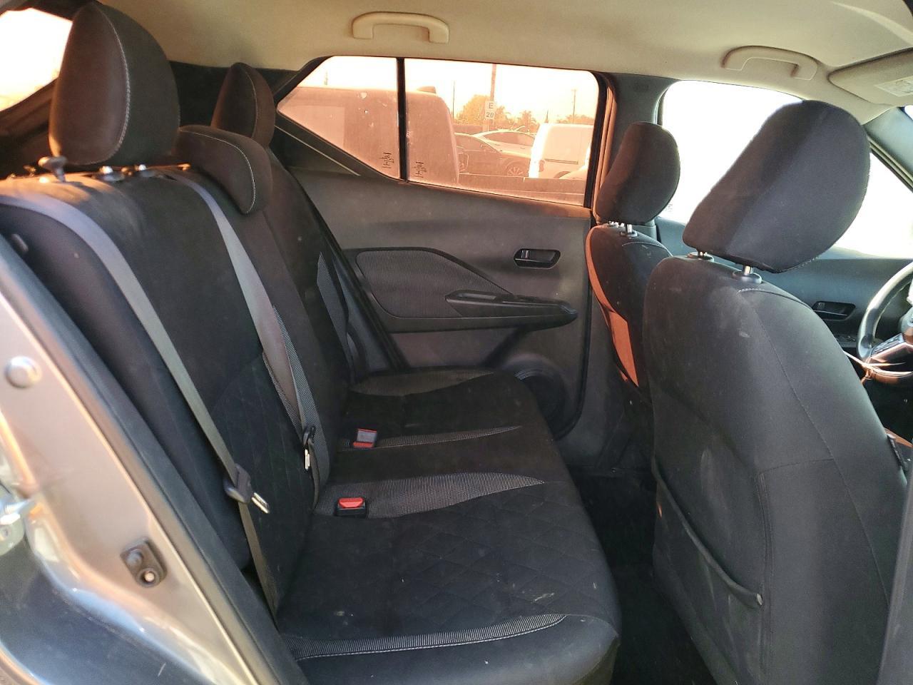 2019 Nissan Kicks S - zdjęcie 11