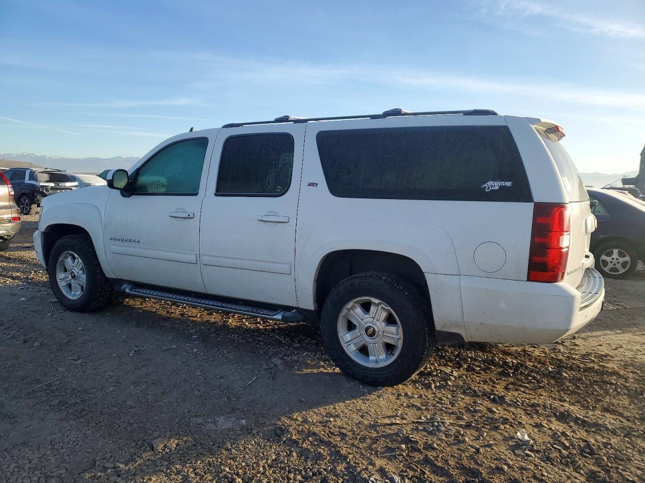 2014 Chevrolet Suburban K1500 Lt - zdjęcie 2