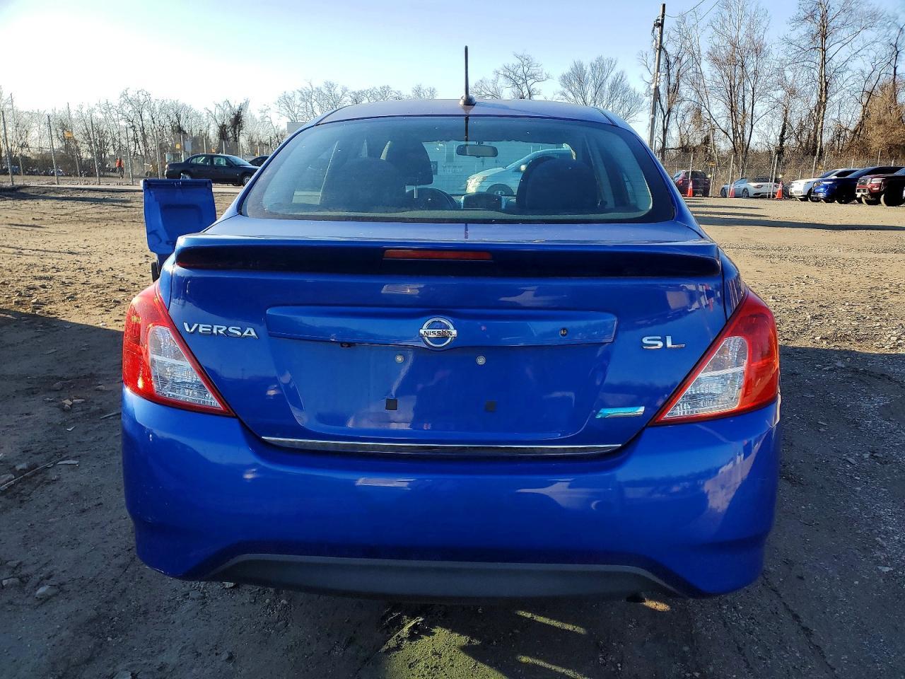 2015 Nissan Versa S - zdjęcie 6