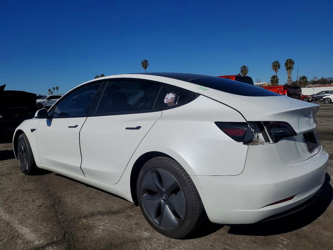 2021 Tesla Model 3 - zdjęcie 2