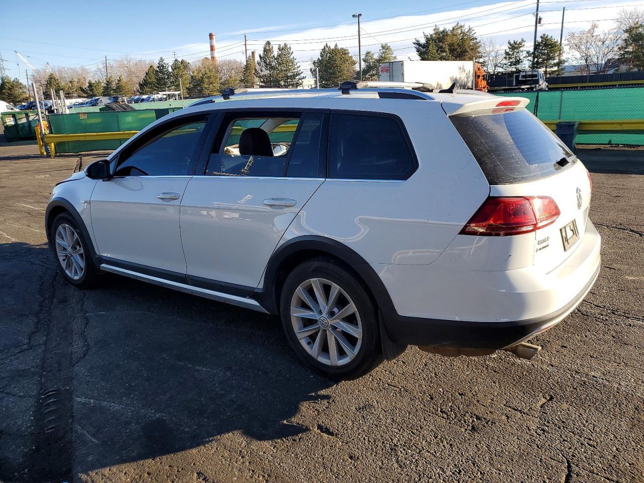 2017 Volkswagen Golf Alltrack S - zdjęcie 2