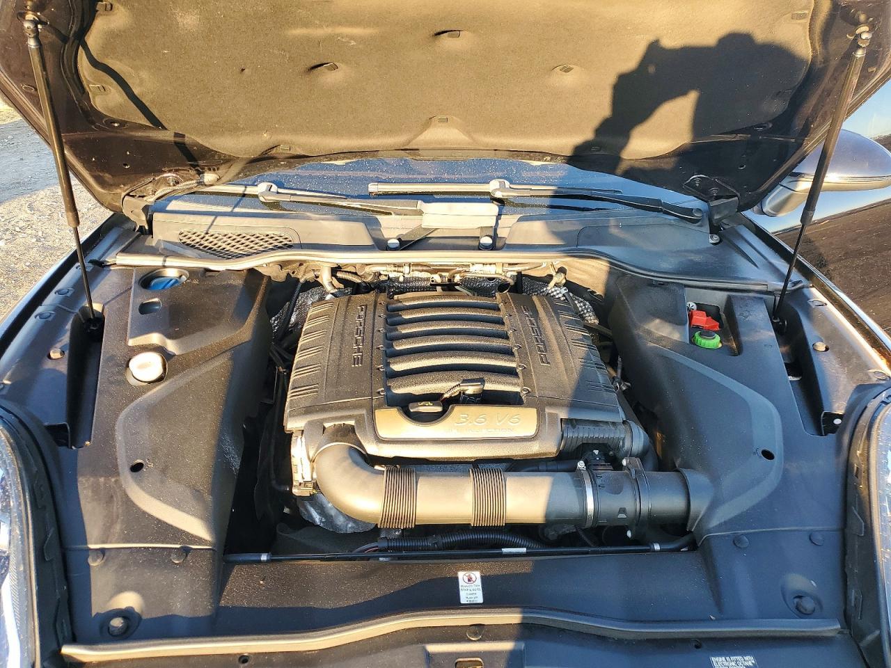 2016 Porsche Cayenne - zdjęcie 12
