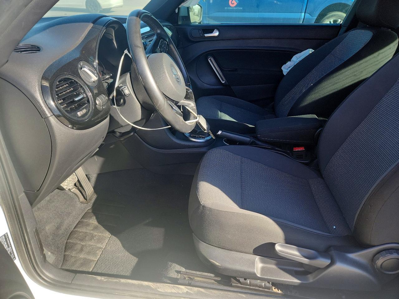 2019 Volkswagen Beetle S - zdjęcie 7